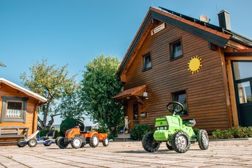 Dreirad, Kettcar, Trettraktor für Kinder am Ferienhaus verfügbar